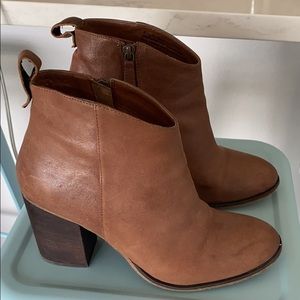 BP brown boots / booties good condition